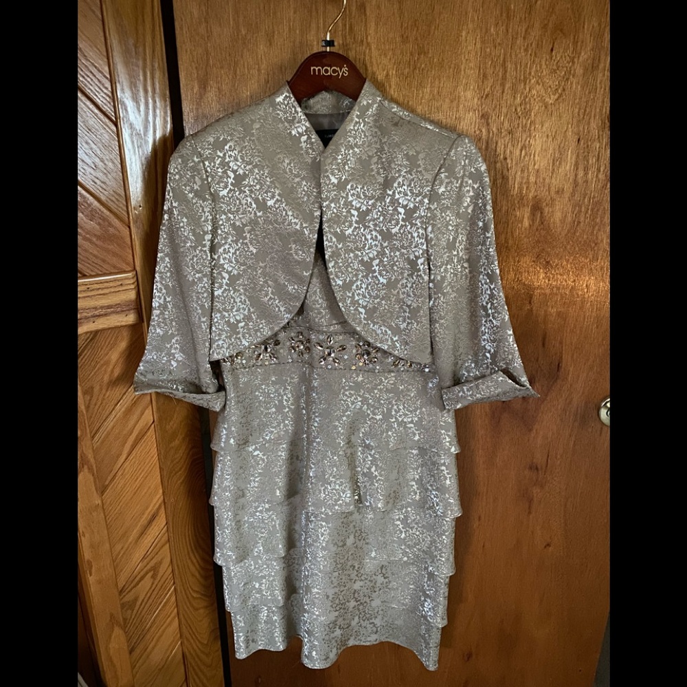 R & M Richard’s tiered dress